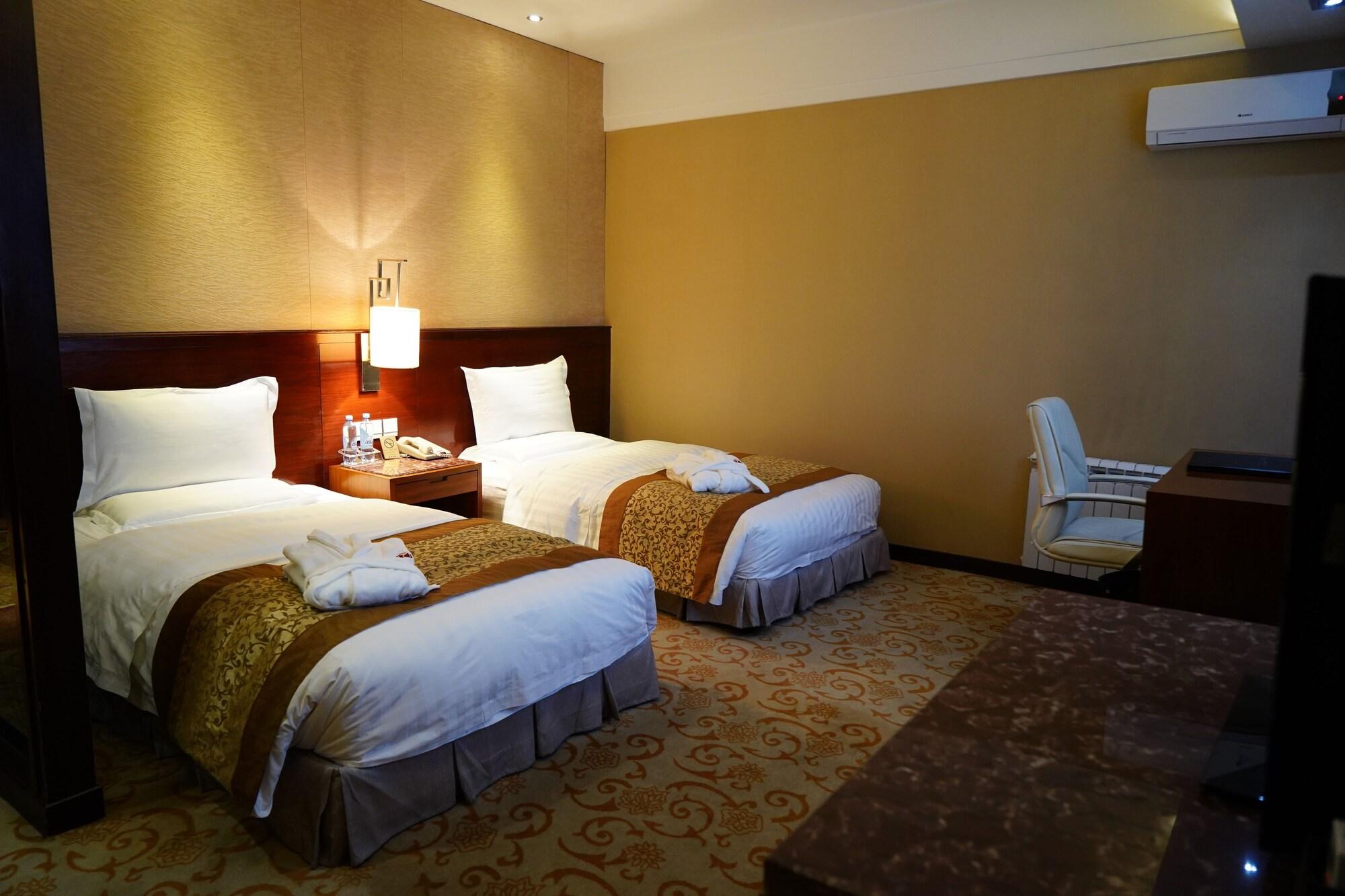 Soluxe Hotel Almaty Exterior foto
